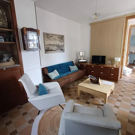 Holiday home L'epicerie Maison Annees 30 *